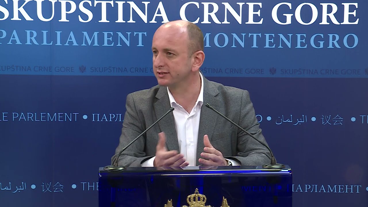 Knežević: Abazoviću, i šta ćemo sad?