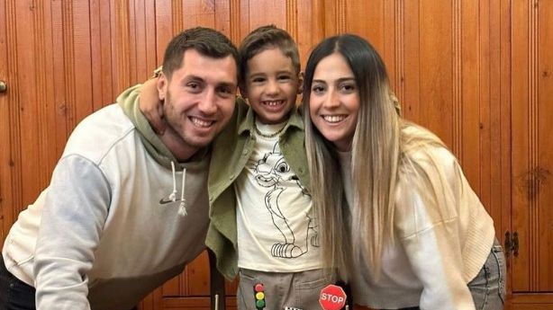 Kapiten reprezentacije Turske sa trudnom ženom i sinom još ispod ruševina