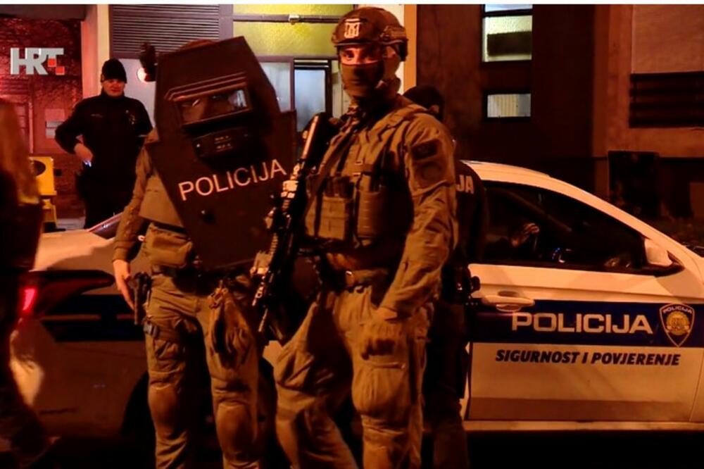 TALAČKA KRIZA Muškarac prijeti plinskom bocom! U stanu i DVOJE DJECE?!