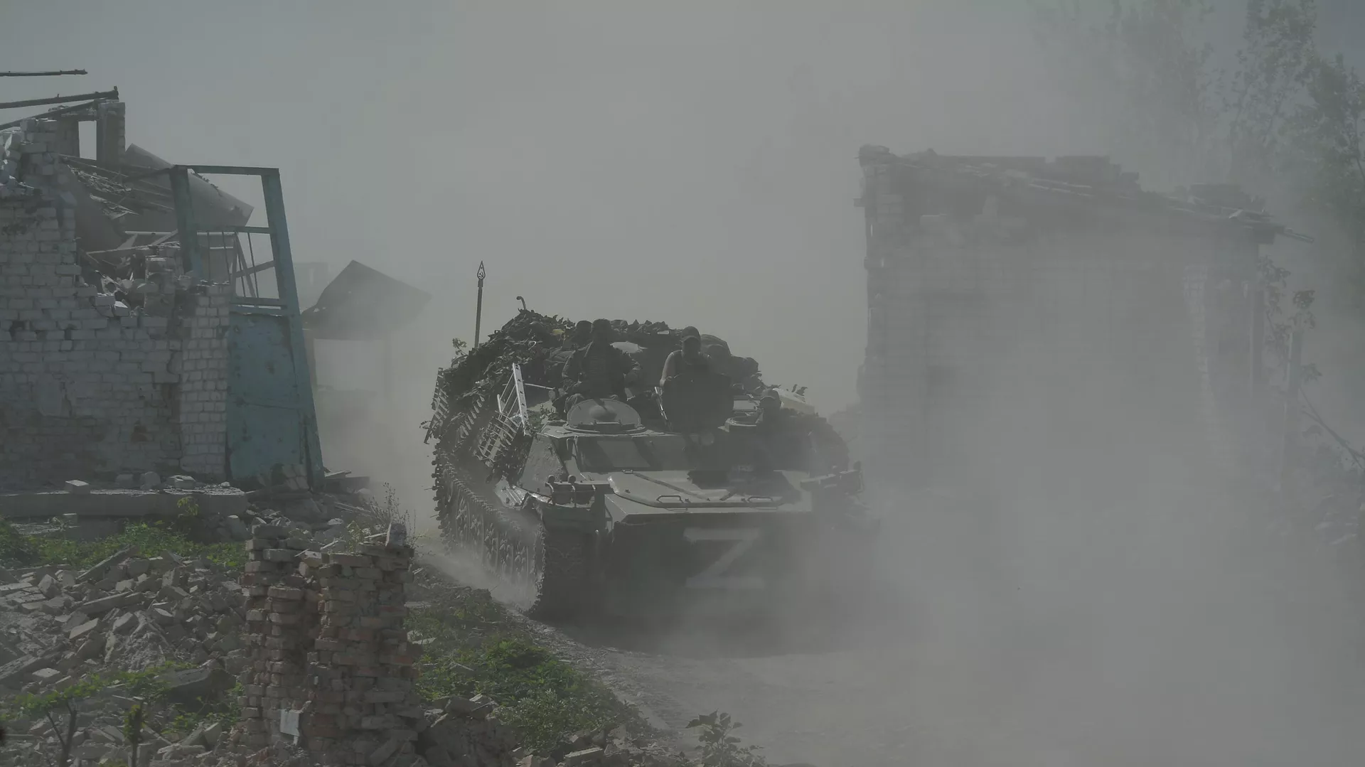 Zvjersko ubistvo /VIDEO/: Ukrajinski vojnici hicima u glavu likvidirali najmanje 10 ruskih ratnih zarobljenika