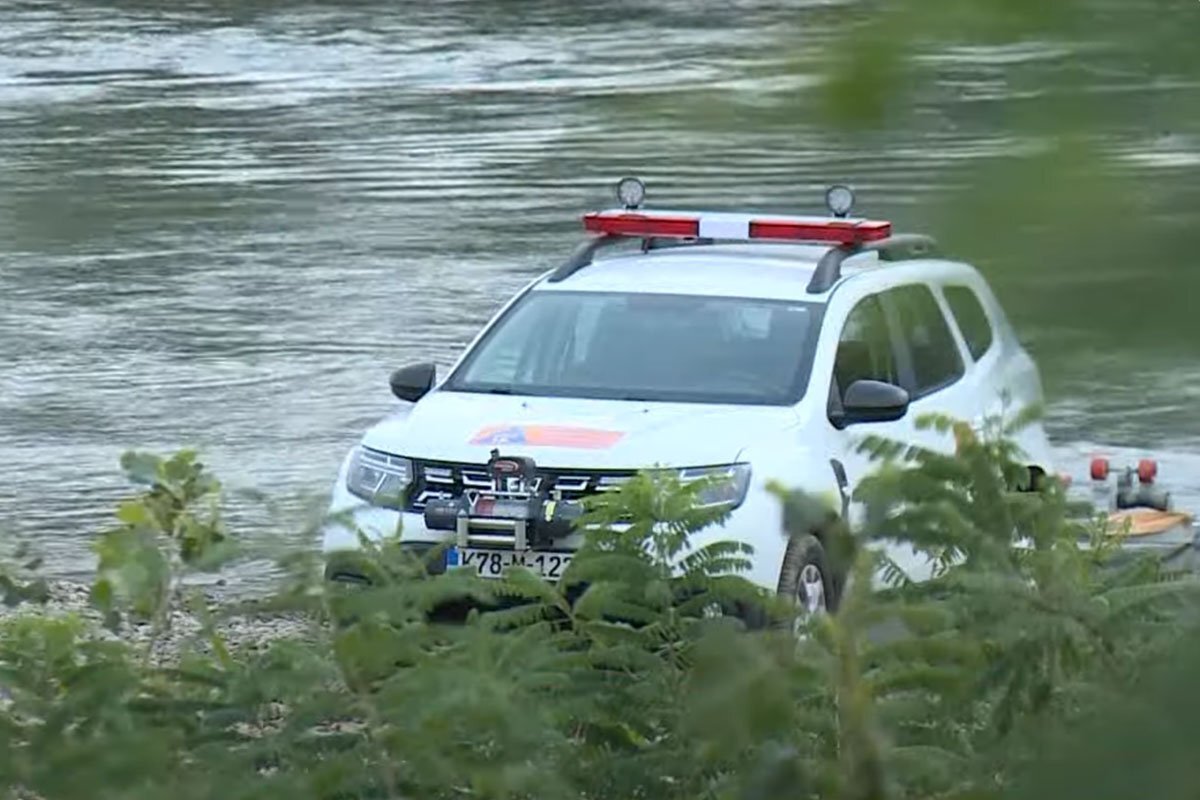 Utopio se mladić u Drini