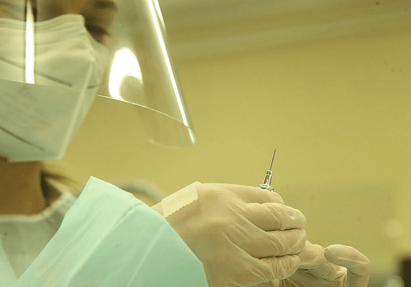 PISAO EVROPSKOJ KOMISIJI Grčki premijer predlaže sertifikat za vakcinaciju protiv korone