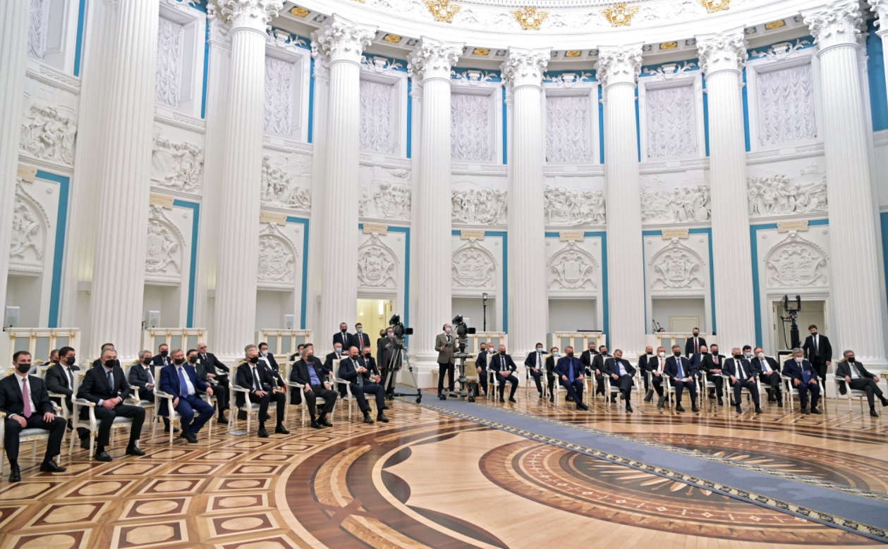 Izvor iz stranke Zelenskog otkrio KADA POČINJU PREGOVORI Ukrajine i Rusije