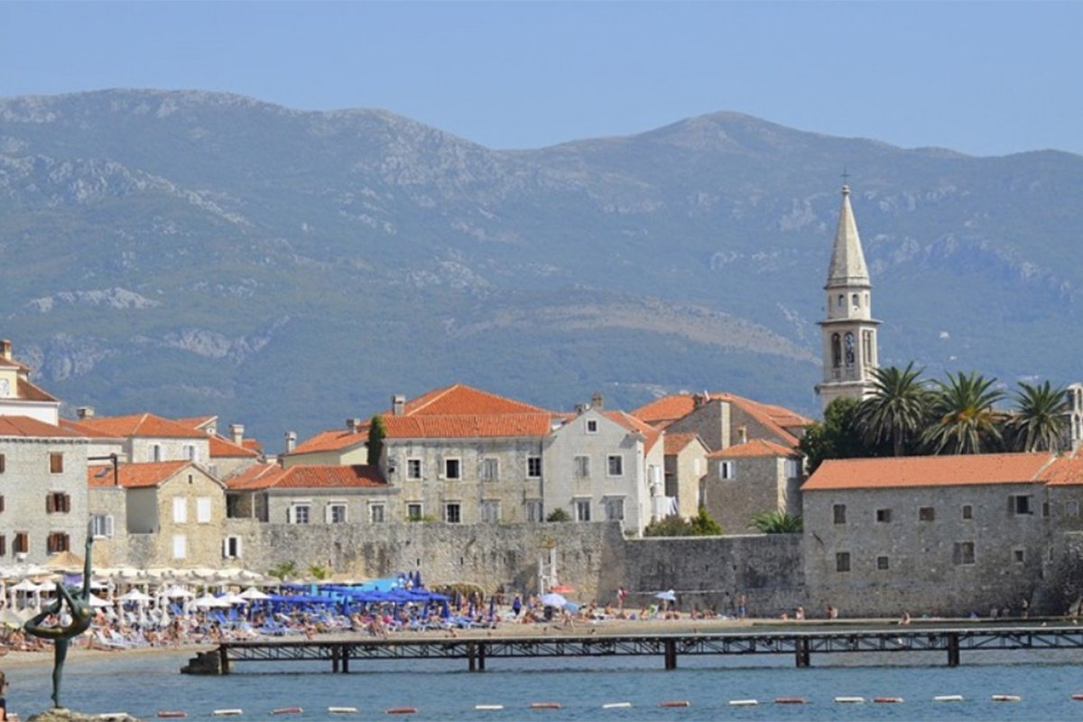 Kazna od 200 evra za šetnju gradom u kupaćem kostimu