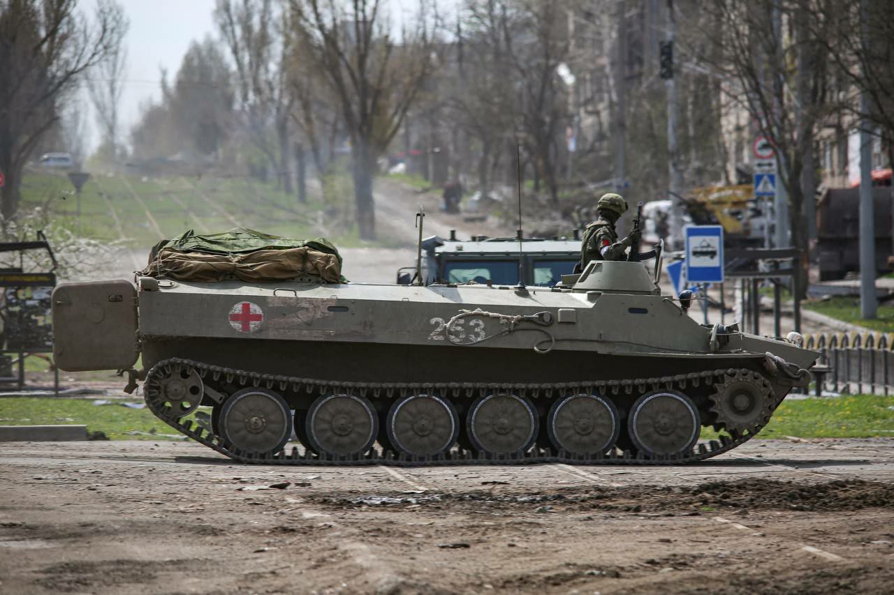 UŽIVO /VIDEO/ Civili mogu, AZOV da položi oružje; Britanija šalje 8000 vojnika;Gađana i Rusija;Jutarnji brifing; Rusi u predgrađu Harkova