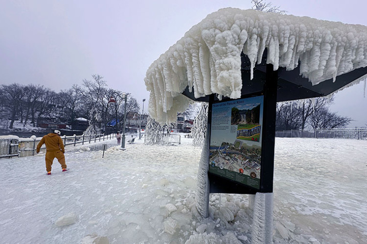 SAD: Od posljedica ledenog talasa umrlo 47 ljudi