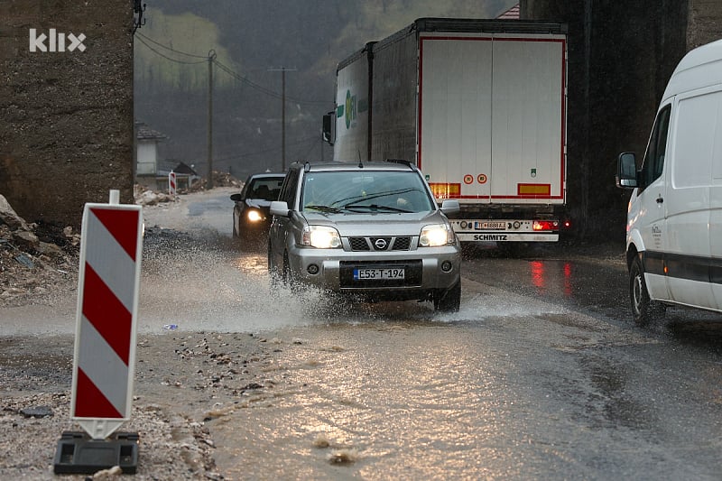 Upozorenje za stanovnike Hercegovine zbog obilne kiše koja počinje danas od 17 sati, moguće poplave