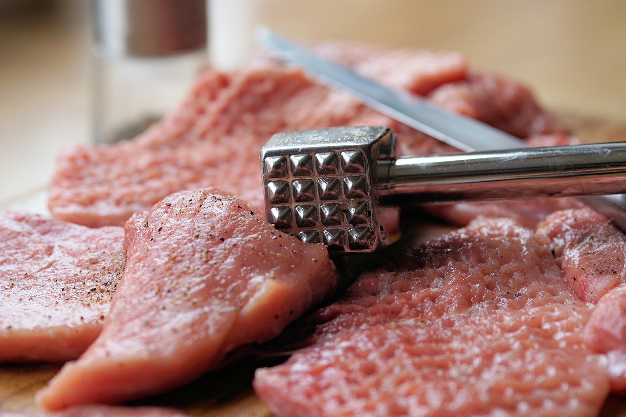 Poplava strane hrane potapa domaće farmere: Na kilogram izvezenog mesa, iz uvoza stigne DEVET PUTA VIŠE