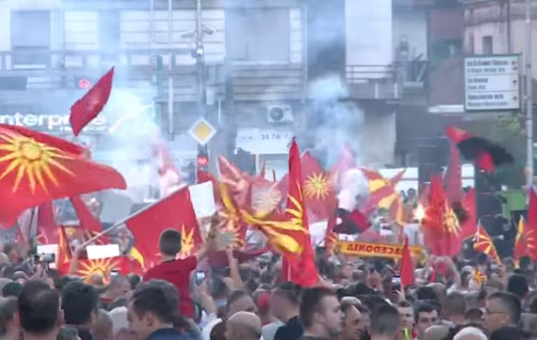 Epilog protesta u Skoplju: Povrijeđeno 47 policajaca, dva teško