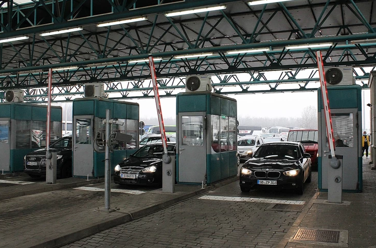 Gužve na granicama Srbije: Pojačan intenzitet saobraćaja na putnim pravcima ka Crnoj Gori, Makedoniji i Bugarskoj