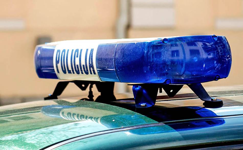 Pucnjava u Gradačcu, ranjen policajac