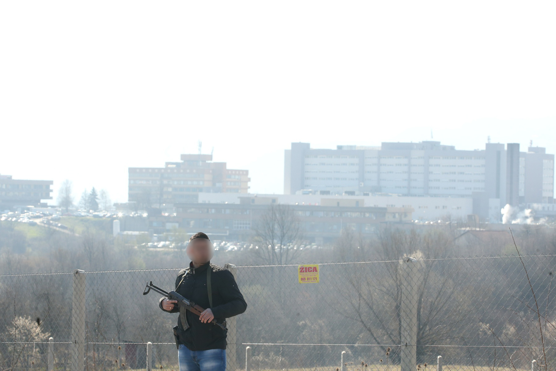 DUGE CIJEVI NA ULICAMA Načelnik krim-policije upucan s leđa, opsadno stanje u Prijedoru i Banjaluci (VIDEO, FOTO)