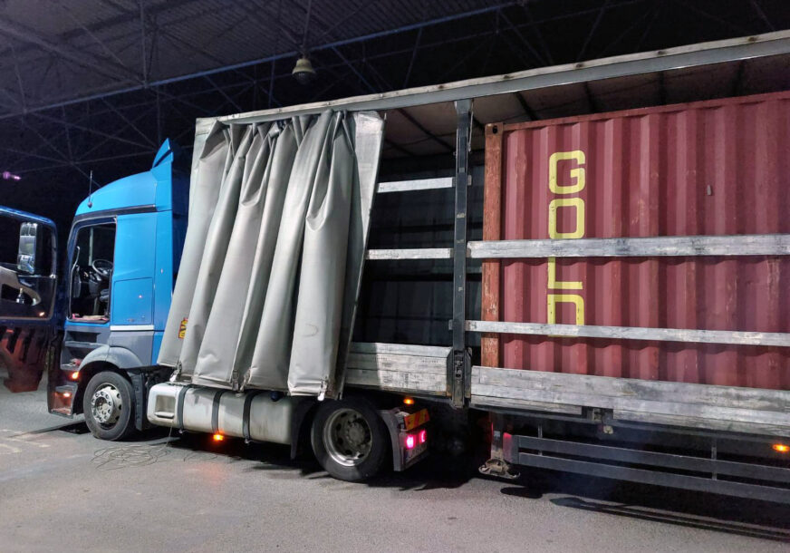 Granična policija spriječila KRIJUMČARENJE 14 KINEZA