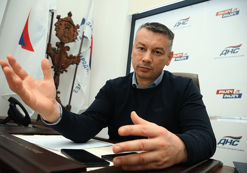 POMOĆ IZ SRBIJE DOBRODOŠLA Nešić pozvao političare da se ne 