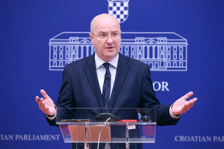 Hrvatska: Domovinski pokret traži uvođenje vojne obuke u škole