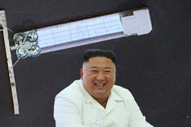 Snimljena luksuzna jahta Kim Džong-una: Olimpijski bazen, tobogani, dvospratni salon...