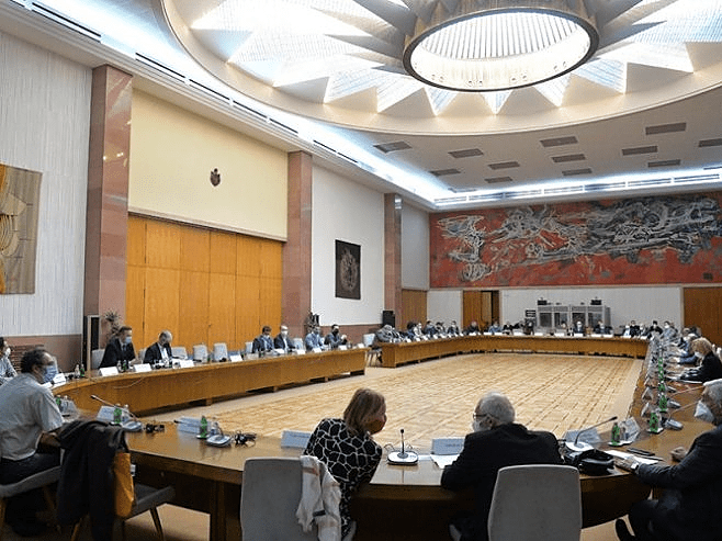 Srbija: Od podne rade samo prodavnice, pumpe i apoteke