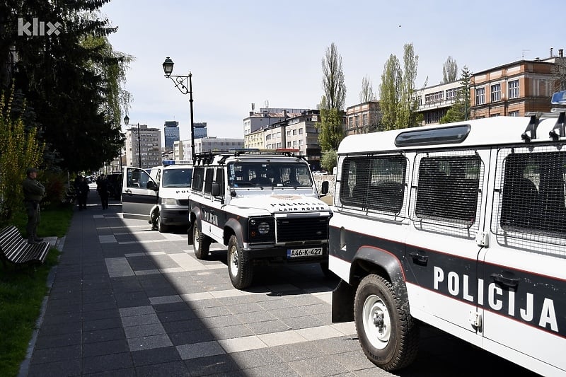 Akcija policije: MUP-ovi RS i KS više pretrese na više lokacija