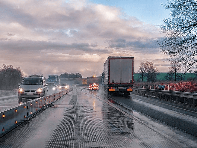 Oprez, kolovozi mjestimično klizavi