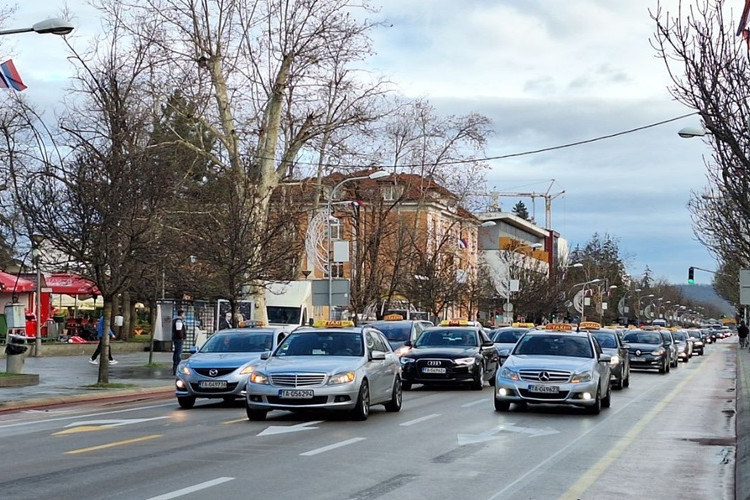 Protest taksista u Banjaluci, saobraćajna revolucija 