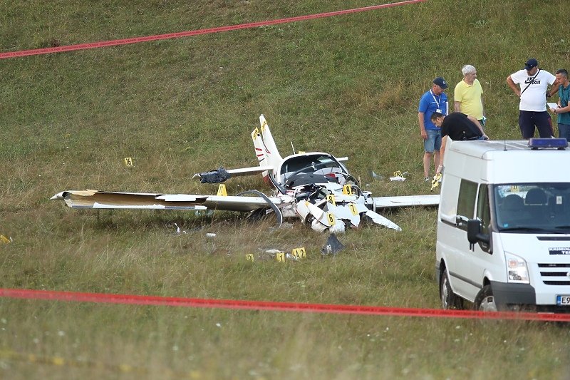 Snimak sa mjesta pada  aviona na Nišićima gdje je stradalo dvoje Austrijanaca /VIDEO/