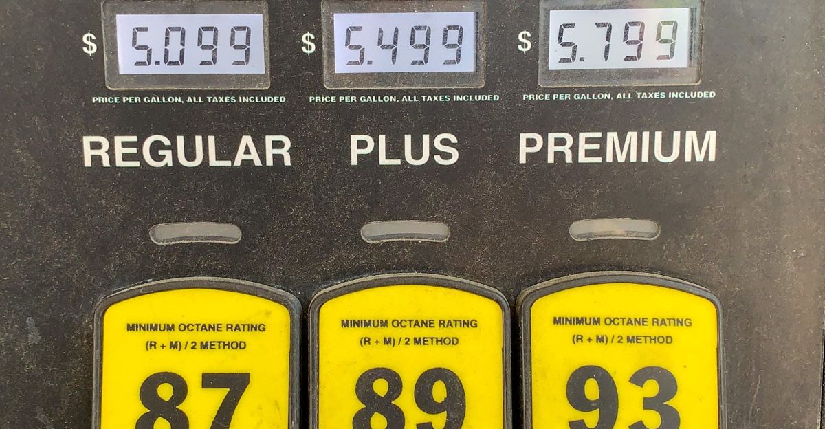 NOMINALNI REKORD,SA URAČUNATOM INFLACIJOM JOŠ NE: Gorivo – pet dolara