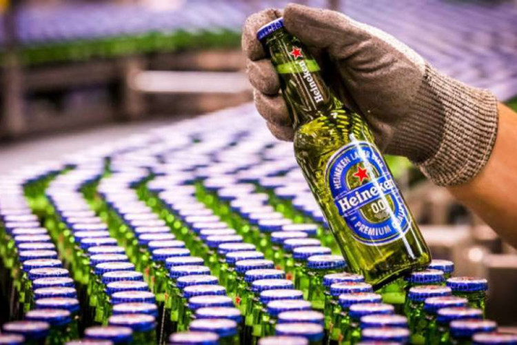 Hajneken napustio Rusiju, prodao svoje pivare za jedan evro