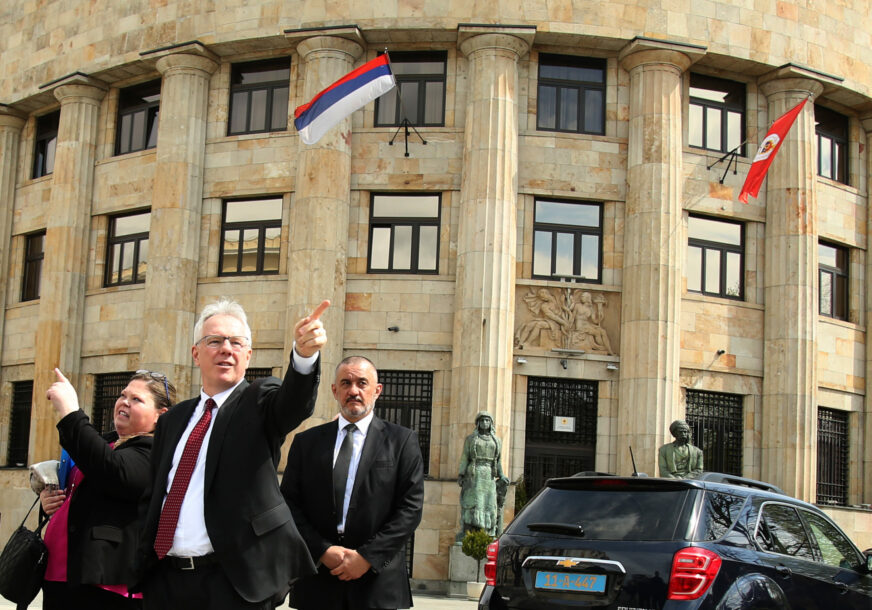 Ovo je spisak 47 pojedinaca i firmi iz BiH na američkoj „crnoj listi“, SDS jedina sankcionisana stranka