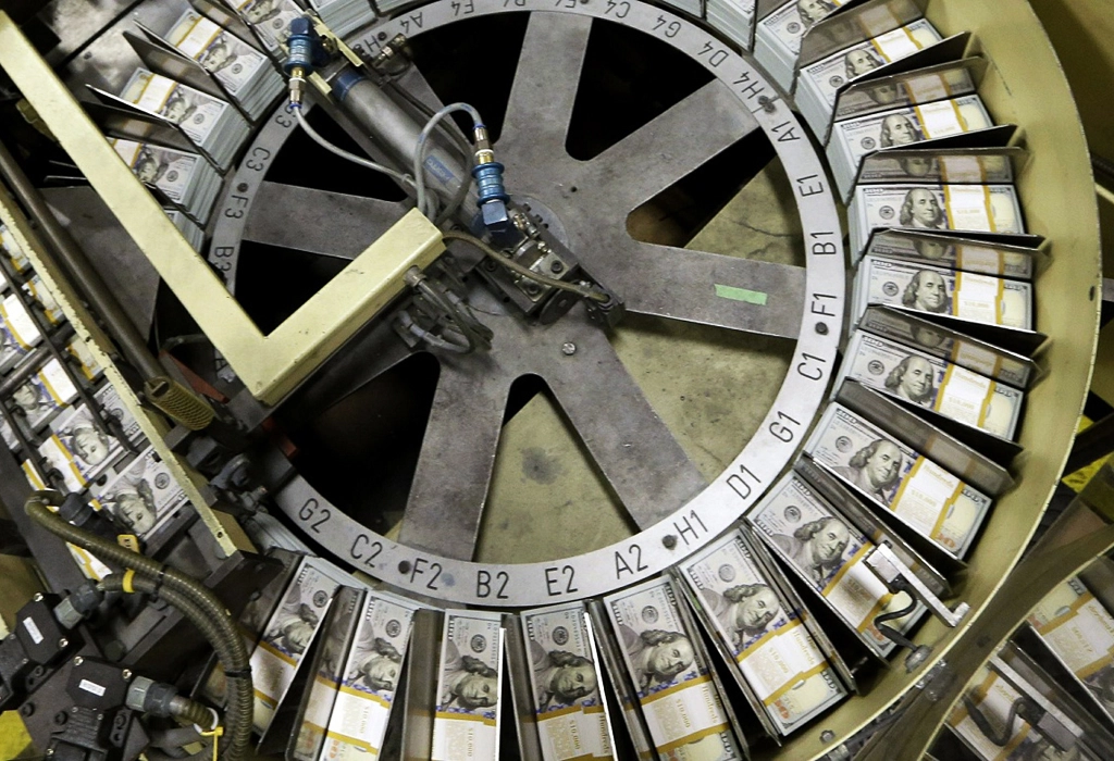 Mediji: Amerika više neće moći neograničeno da štampa dolare zbog Rusije