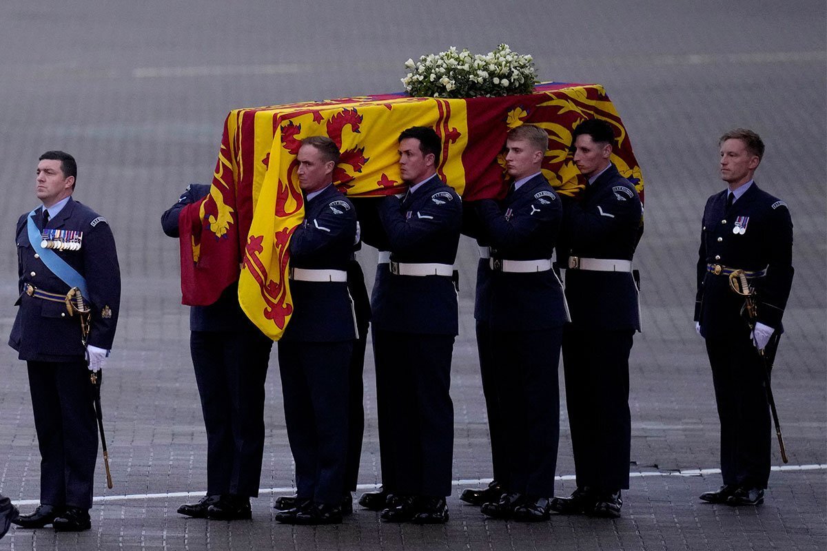 Kovčeg kraljice Elizabete izrađen prije 30 godina od danas rijetkog materijala