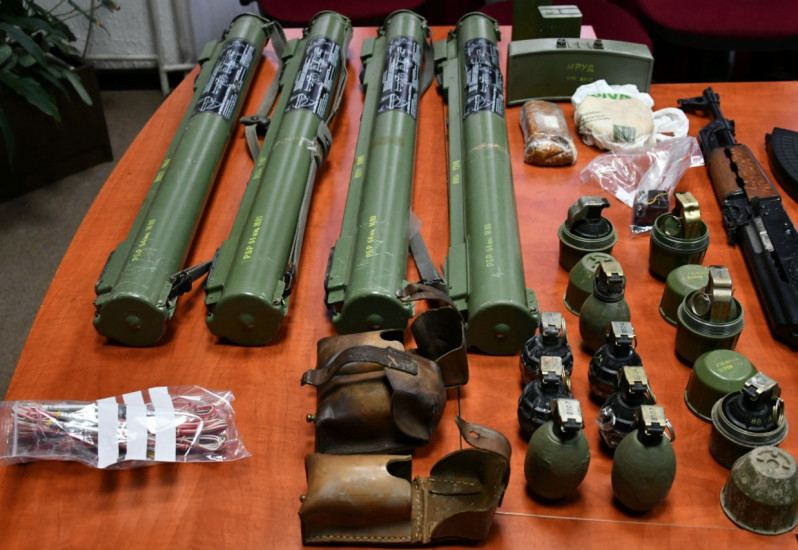 UBISTVO RAMIĆA: Kod osumnjičenog za ubistvo pronađen arsenal oružja, droga i policijska uniforma /foto/