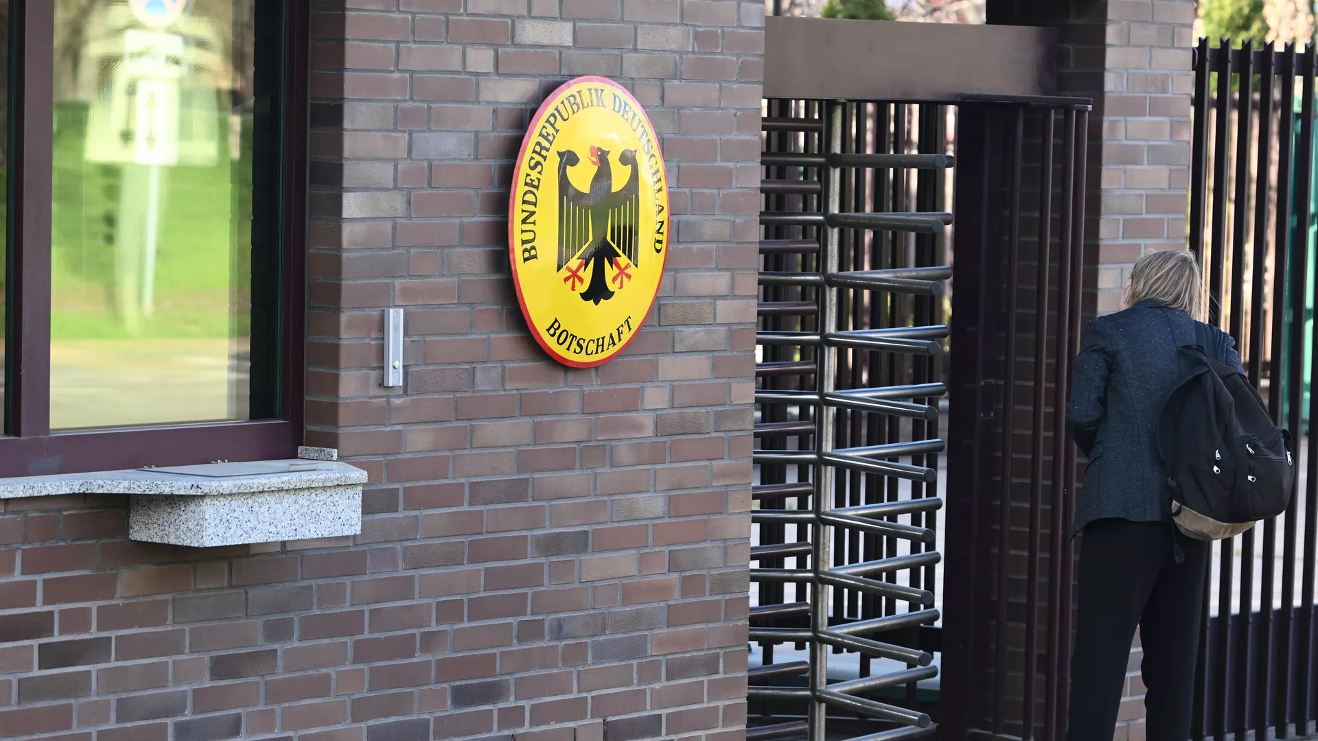 Bild: Moskvu će napustiti trećina njemačkih diplomata