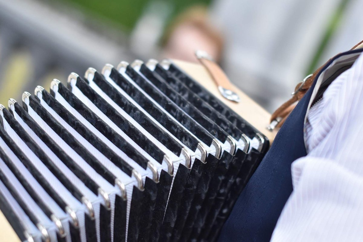 Otac i sin optuženi da su na slavlju pretukli muzičare