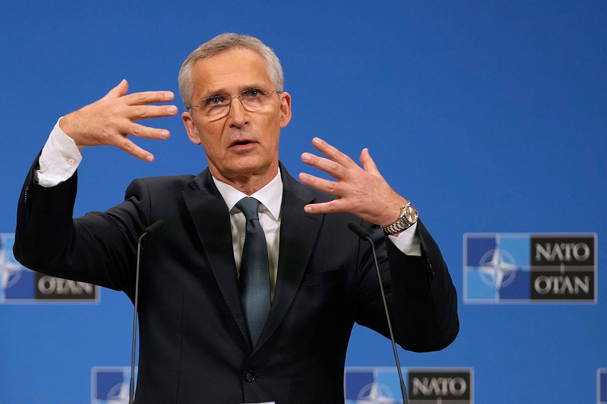 Stoltenberg: NATO razmatra stavljanje nuklearnog oružja u stanje pripravnosti