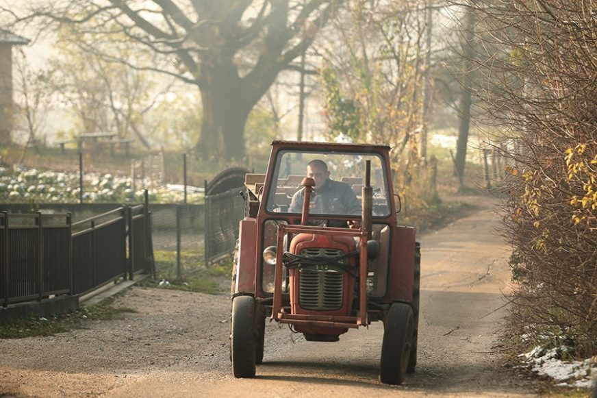 KAŽNJENO 90 TRAKTORISTA Većina vozila bez rotacionog svjetla