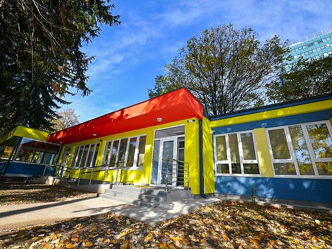 Vaspitači pozvali roditelje da dođu po djecu; Proglašen kraj prvog polugodišta