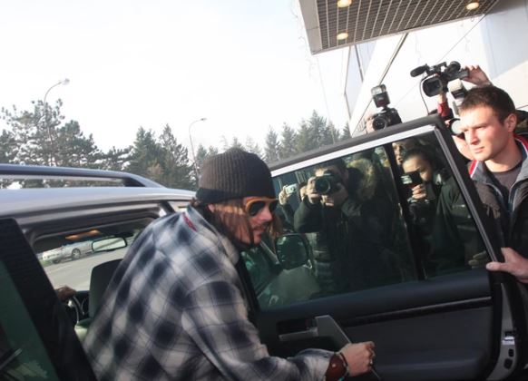 Ne skida osmijeh sa lica: Džoni Dep sletio u Beograd, ovo je razlog