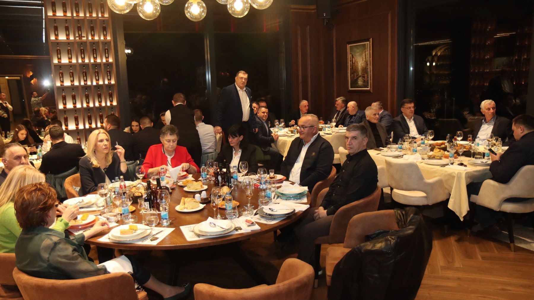 Dodik proslavio rođendan,evo i koji: Zapjevao 