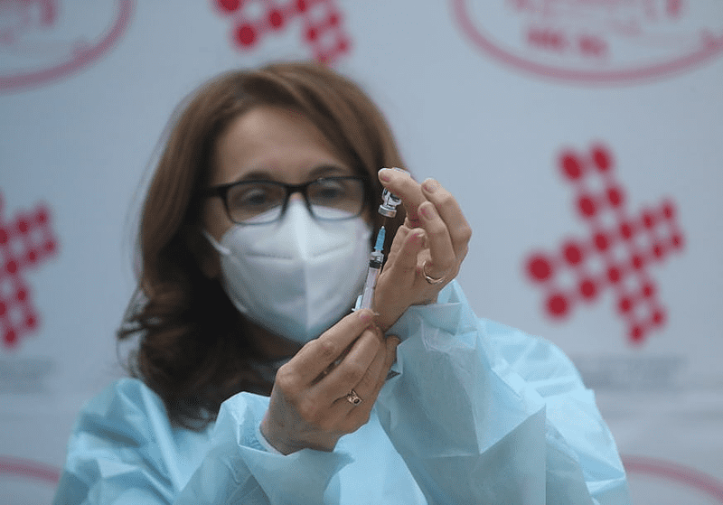 Kovaks u ćorsokaku: Vakcina nema, vlast ODBACUJE ODGOVORNOST