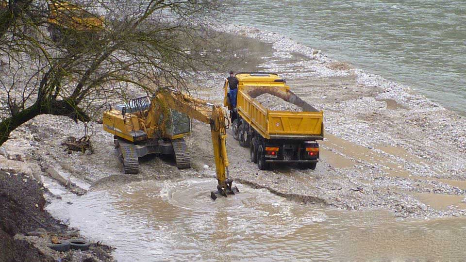 Hapšenje zbog nelegalne prodaje šljunka