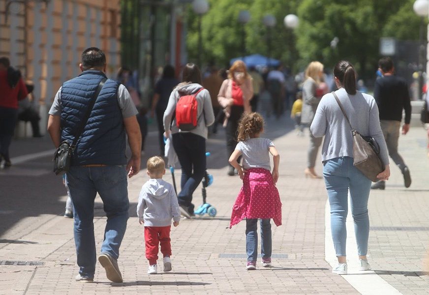 Delta soj korone MUNJEVITO SE ŠIRI Srpskom: Obolijevaju cijele porodice, sve više zaražene djece