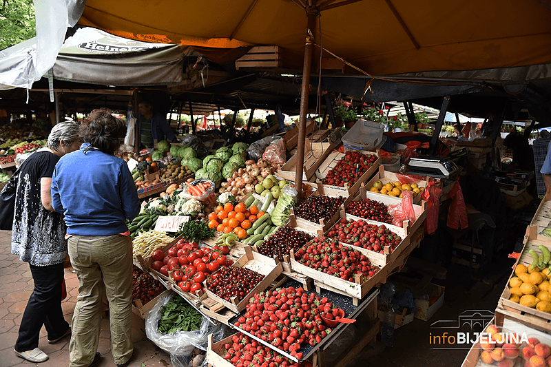 Prodavci na pijacama ostali kratkih rukava