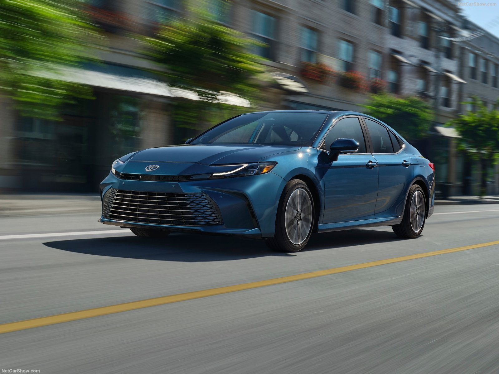 Skupo gorivo poguralo prodaju hibrida