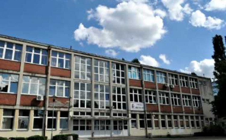 Drama u školi na Novom Beogradu: Učenica (13) pokušala da se ubije skokom sa prozora