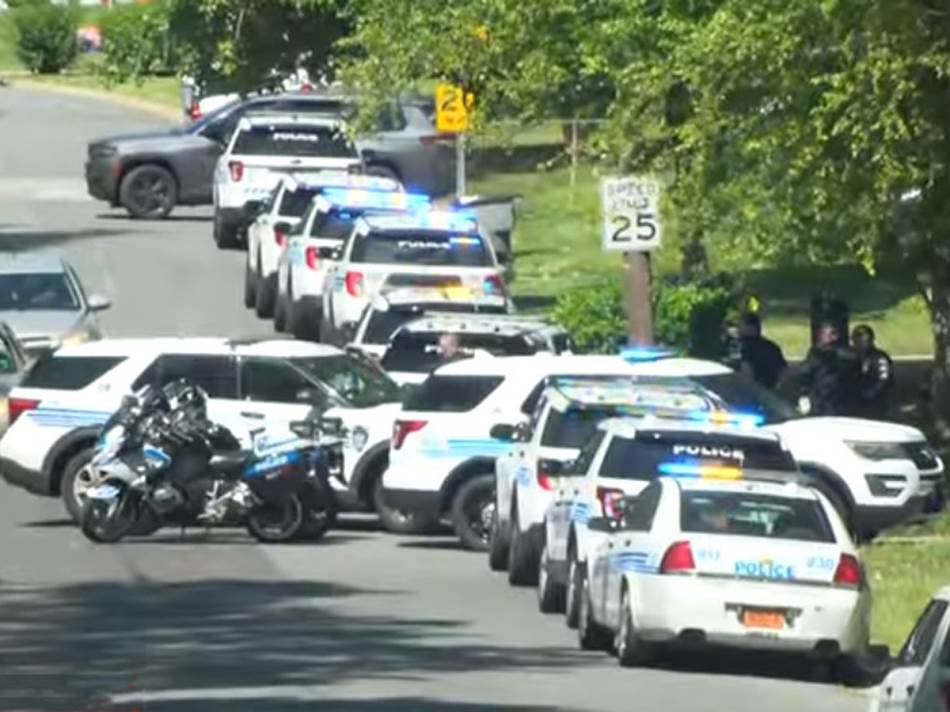 KRVOPROLIĆE U AMERICI: Više policajaca ubijeno tokom akcije hapšenja, ima i ranjenih