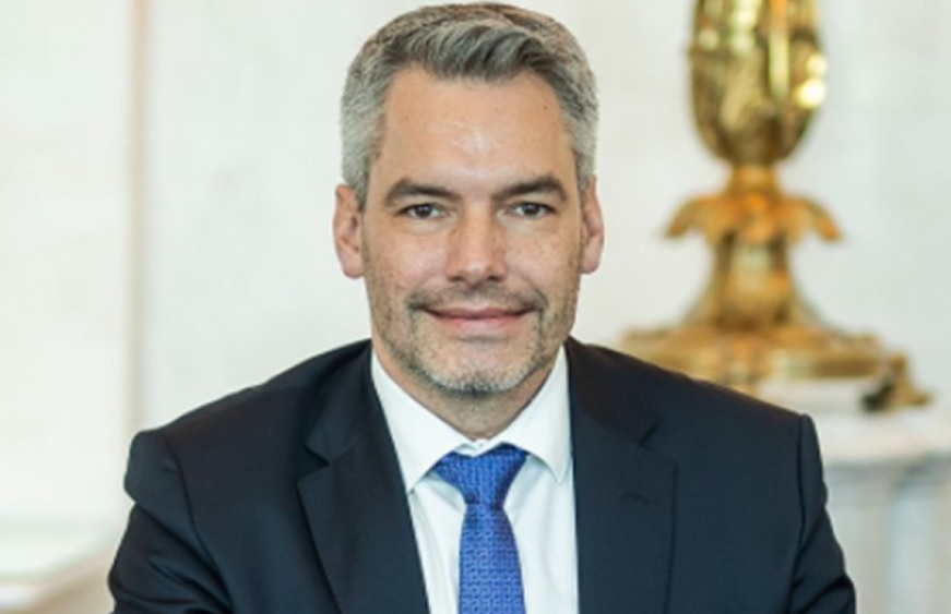 Nehamer: Rusija se napadom na nuklearku igra vatrom