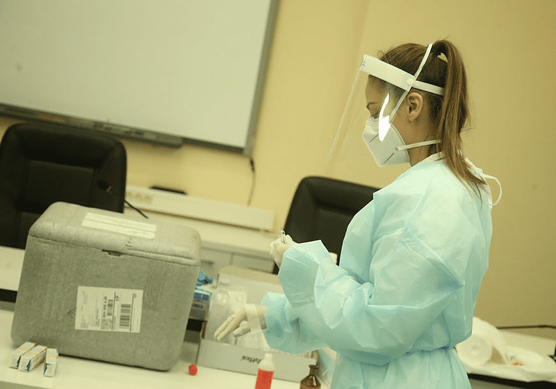 IMUNIZACIJA U PUNOM JEKU Sutra dan pauze u vakcinaciji građana Srbije