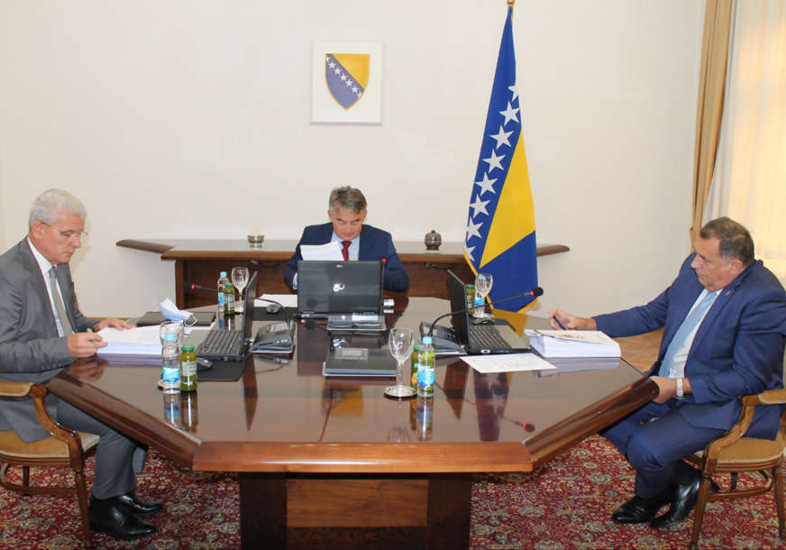  Na posebnoj sjednici Narodne skupštine o preglasavanju Dodika MOGUĆE IZNENAĐENJE