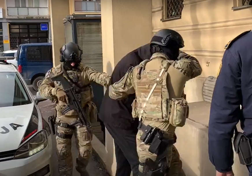 ZATRAŽEN JEDNOMJESEČNI PRITVOR Osumnjičenom za ubistvo policajaca u Sarajevu