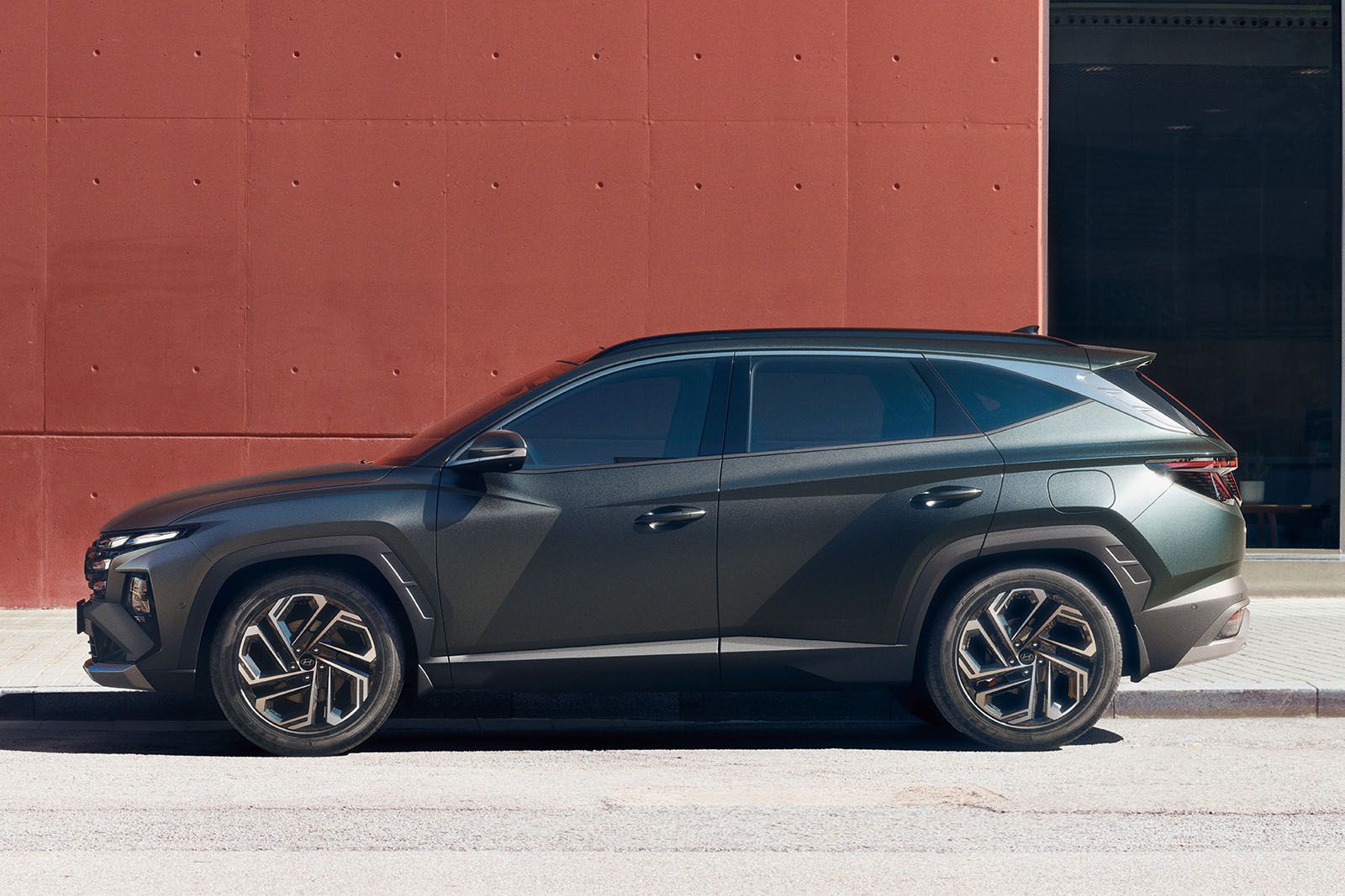 Hyundai predstavio obnovljeni Tucson: Popularni SUV sada je još privlačniji